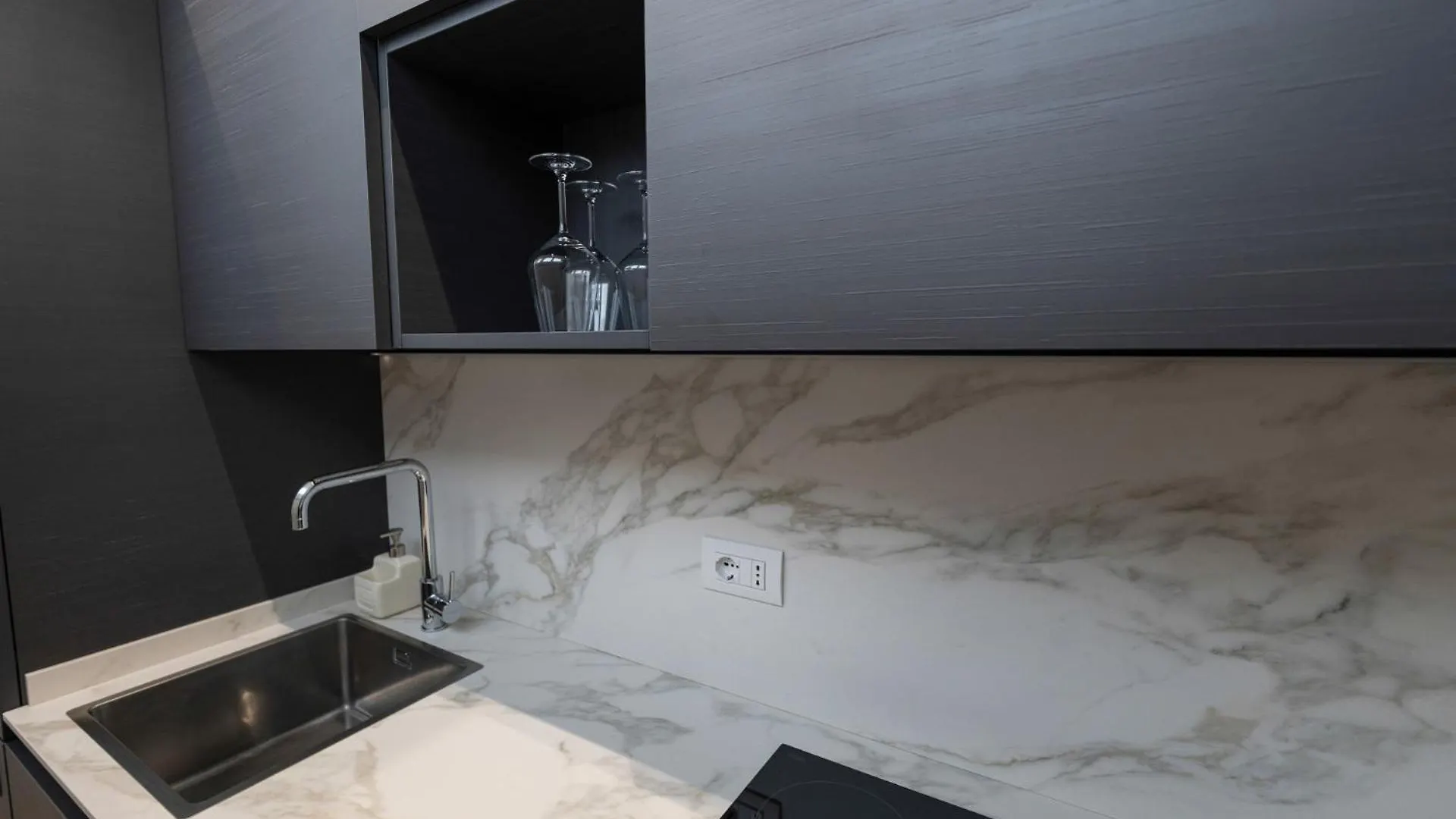Apartment Elegant Suite In The Heart Of Milan Italy