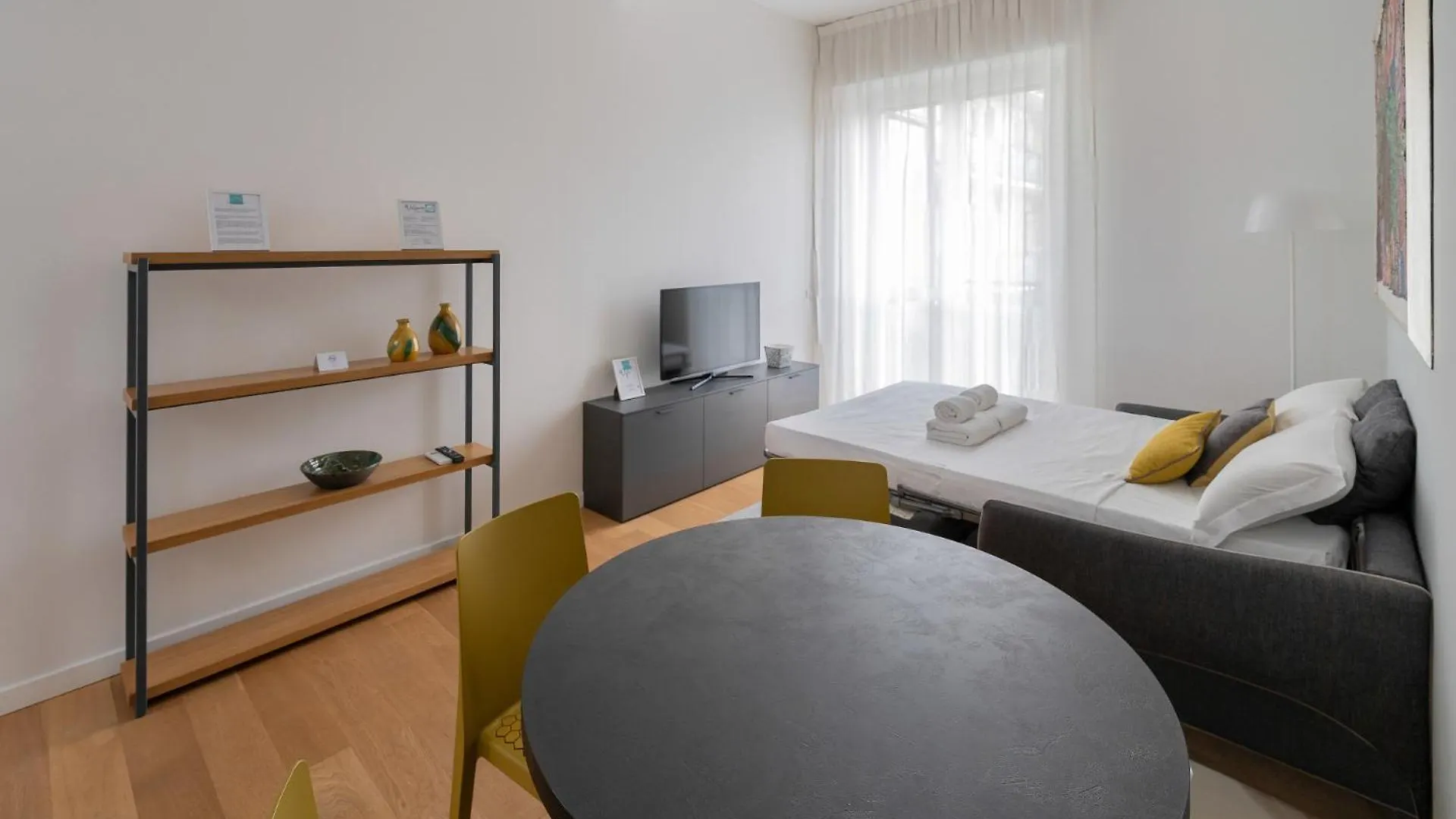 Elegant Suite In The Heart Of Milan 0*,