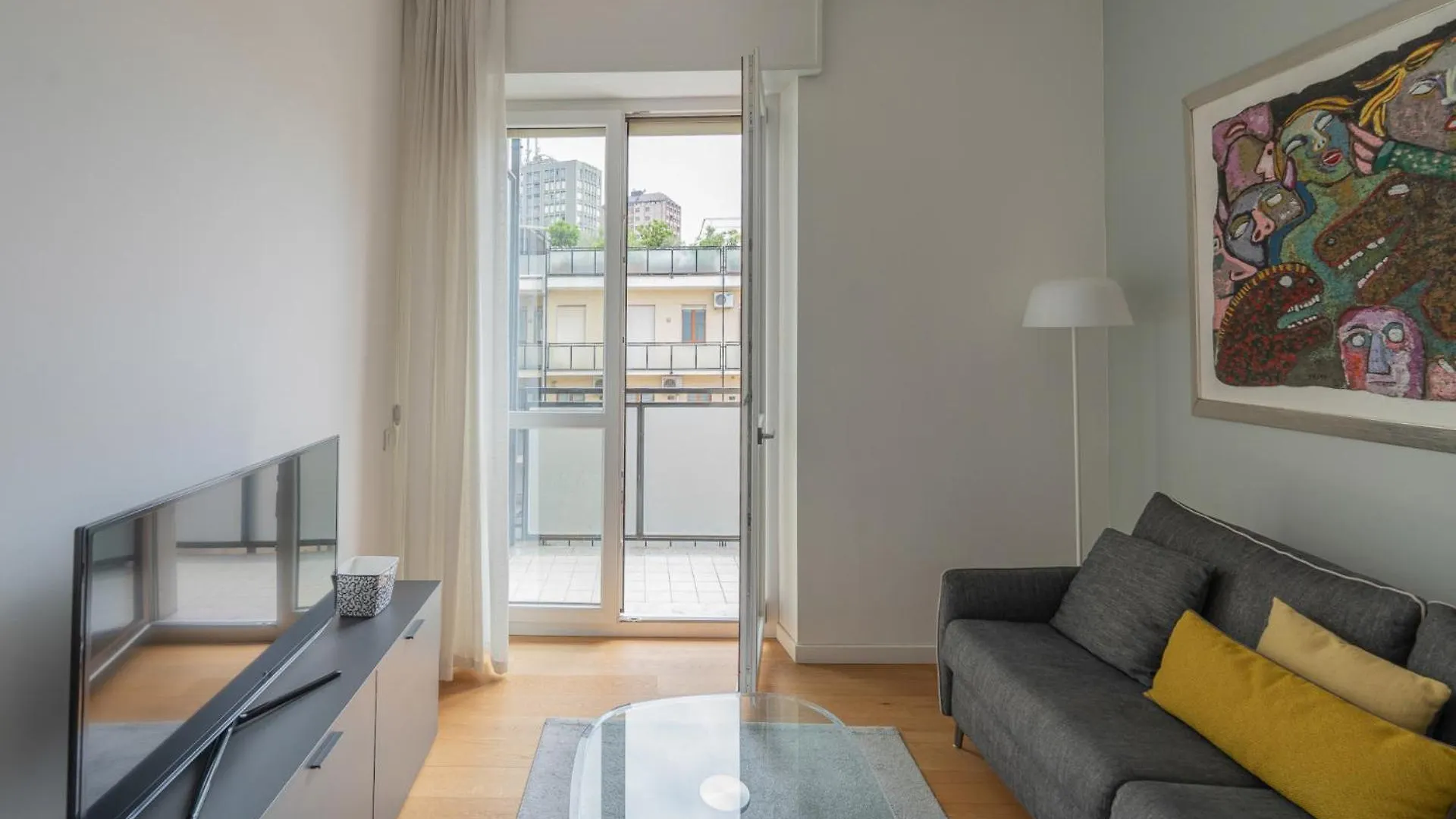 Elegant Suite In The Heart Of Milan Italy
