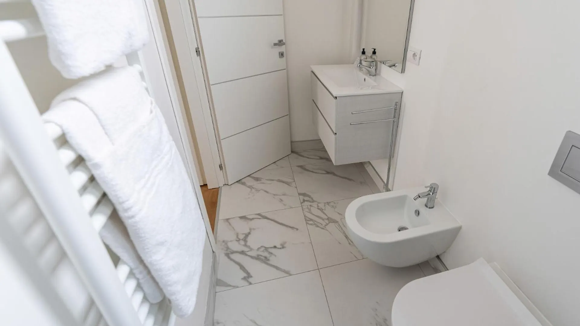 Elegant Suite In The Heart Of Mediolan Apartament